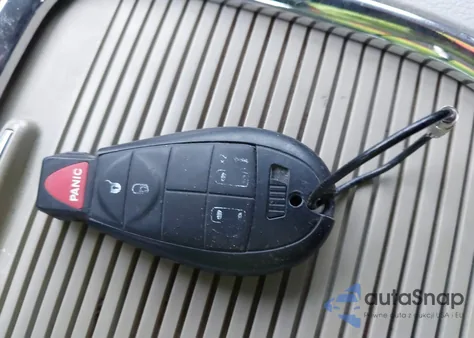 2011 Dodge Grand Caravan Crew z USA, uszkodzony, nr VIN 2D4RN5DG9BR707199